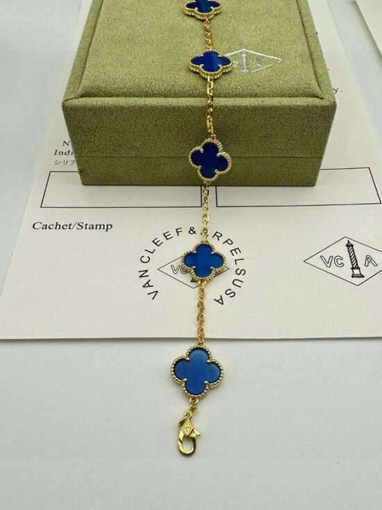 Van Cleef & Arpels Alhambra Bracelet • Gold Blue Agate - Picture 5 of 11